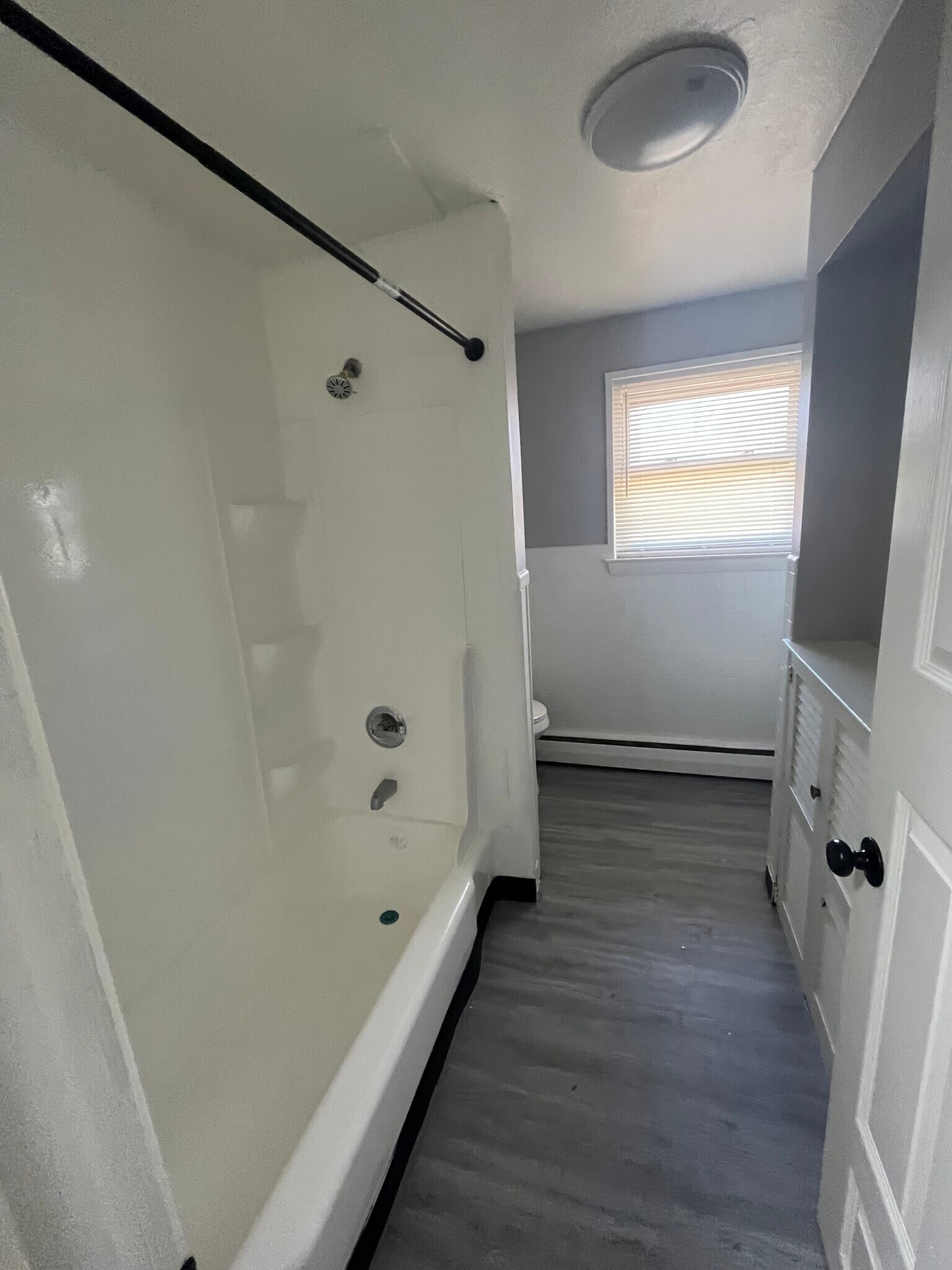 Building Photo - 116 Sherbrooke Ave