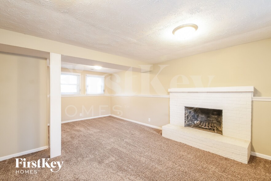 Building Photo - 639 Shady Creek Ct