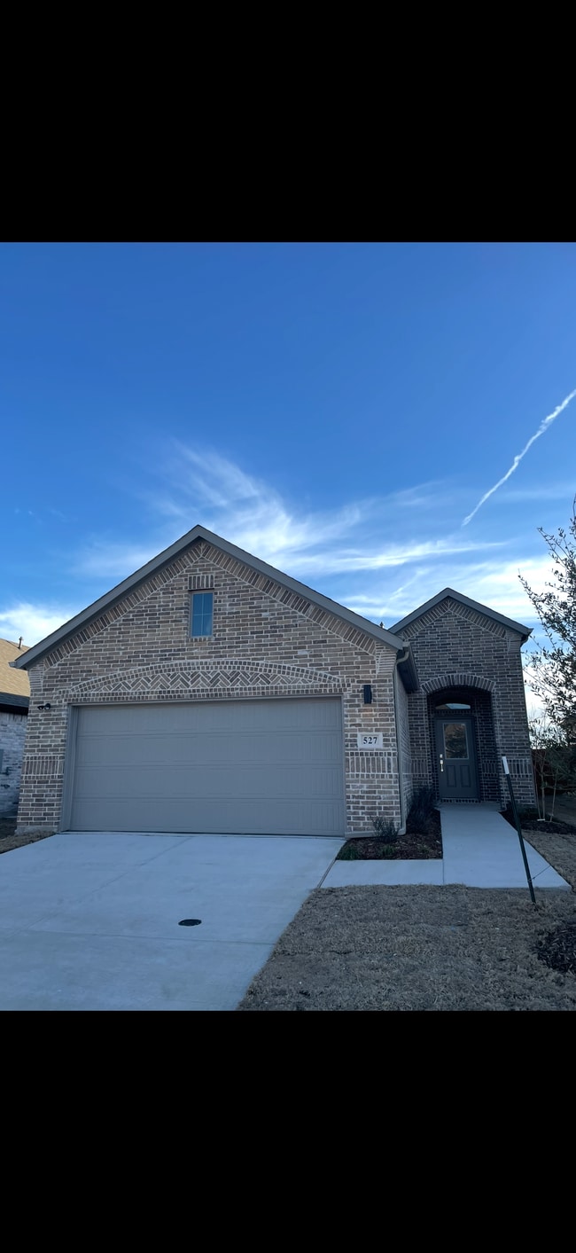 Building Photo - 527 Ridgedale Dr