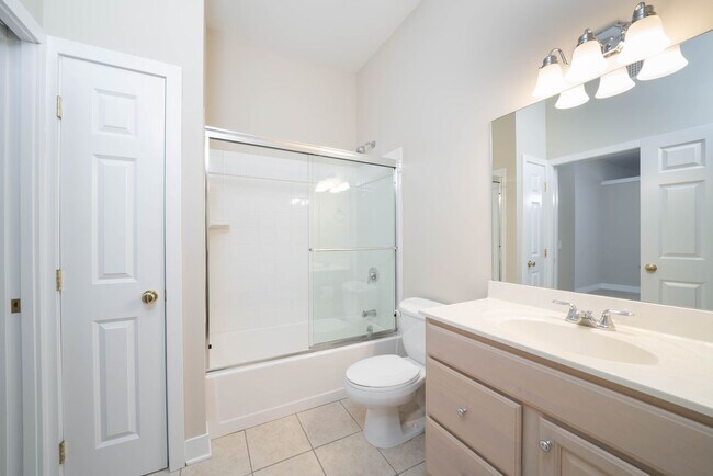 Building Photo - Enjoy The View