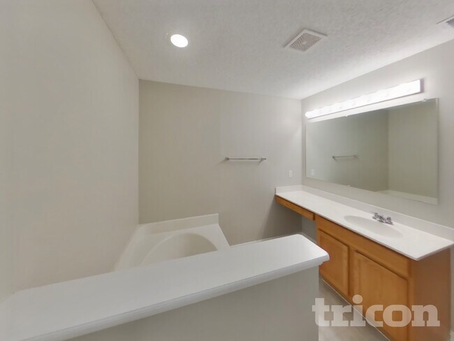 Building Photo - 9297 Oak Grove St