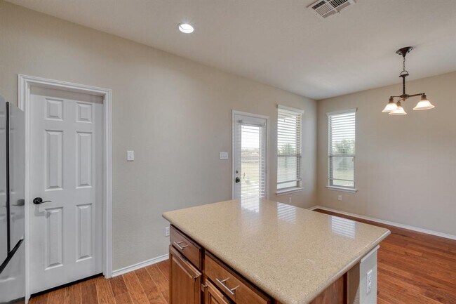 Building Photo - 117 Brittany Ln
