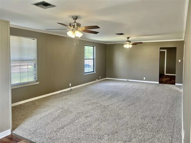 Building Photo - 108 W 15th St