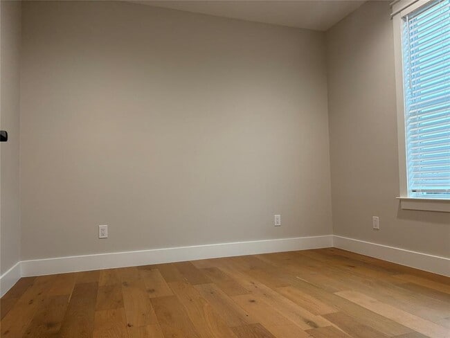 Building Photo - 410 Stagecoach Trail