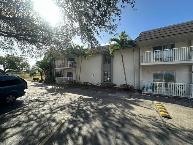 Building Photo - 1830 Maravilla Ave