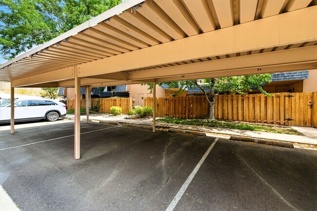 Building Photo - Beautiful 2-Bedroom, 1.5-Bath Home With Gr...