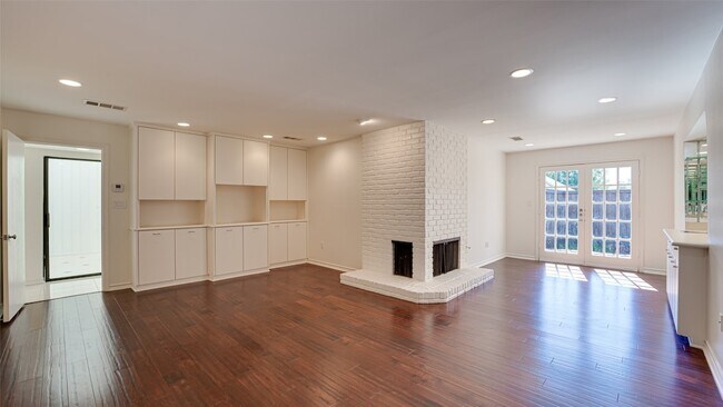 Building Photo - 5818 Orchid Ln