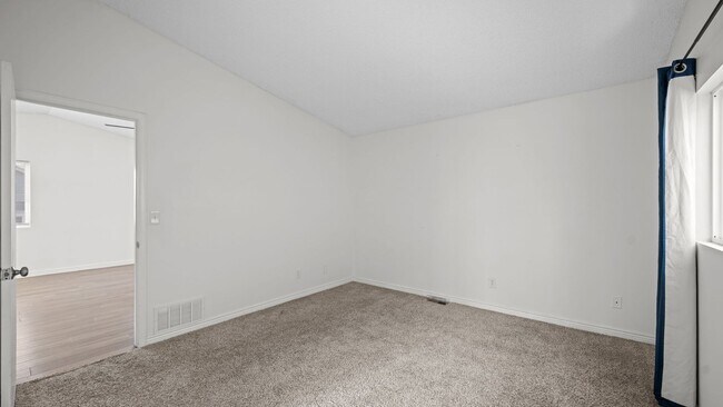 Building Photo - 580 Upton Dr