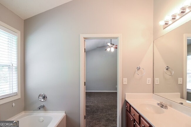 Building Photo - 1582 Thornwick Trace