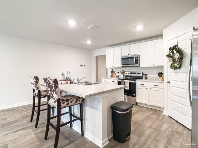 Building Photo - 10505 Queens Gate Cir