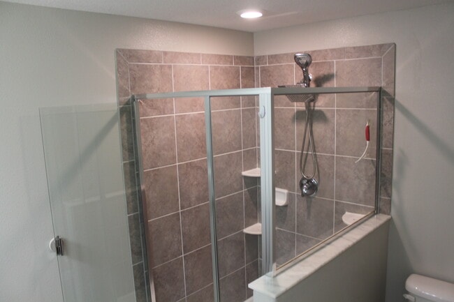 Building Photo - 10537 Lake Montauk Dr