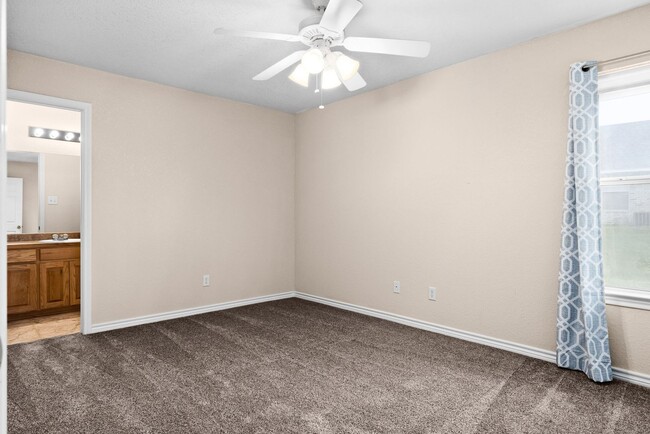 Building Photo - 125 Satch Dr