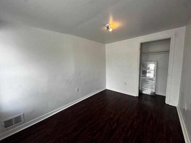 Building Photo - 1813 N Gratz St
