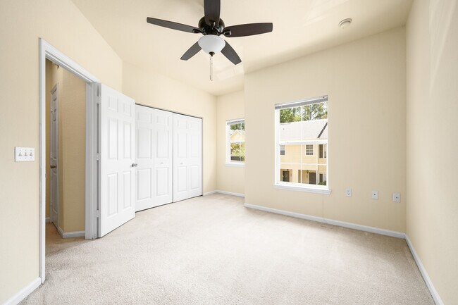 Building Photo - 5062 NW 44th Ln