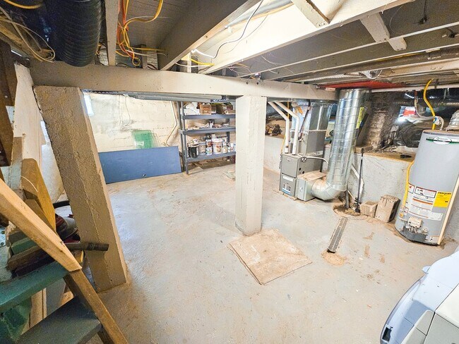 Building Photo - 2523 E 18th St