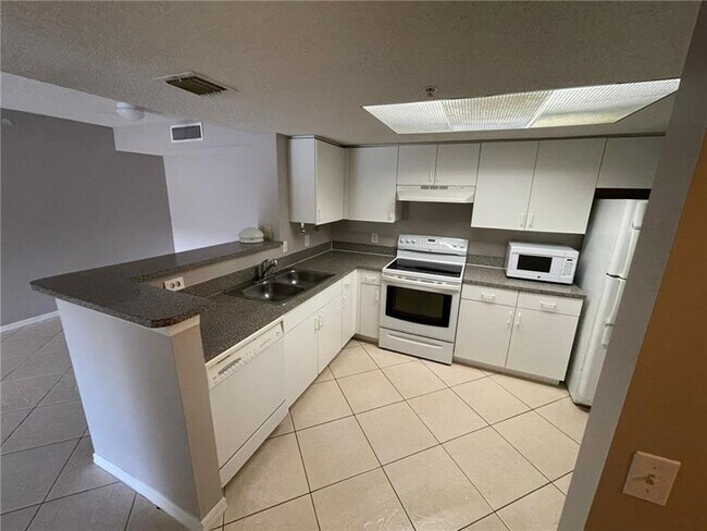 Building Photo - 5025 Wiles Rd