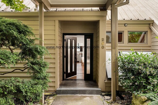 Primary Photo - Stunning Riverfront Townhome in Sellwood