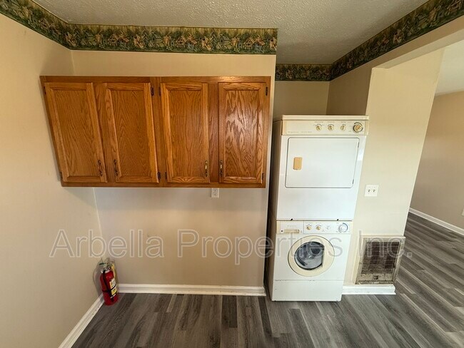 Building Photo - 1509 Fuller St