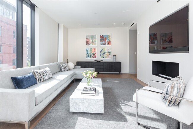 Building Photo - 10 Farnsworth St