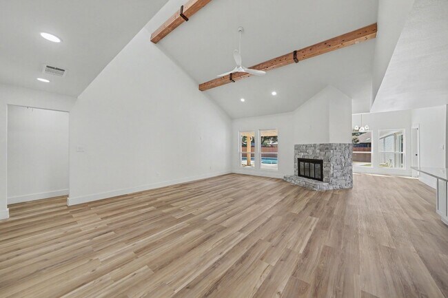 Building Photo - 4001 Bullock Dr