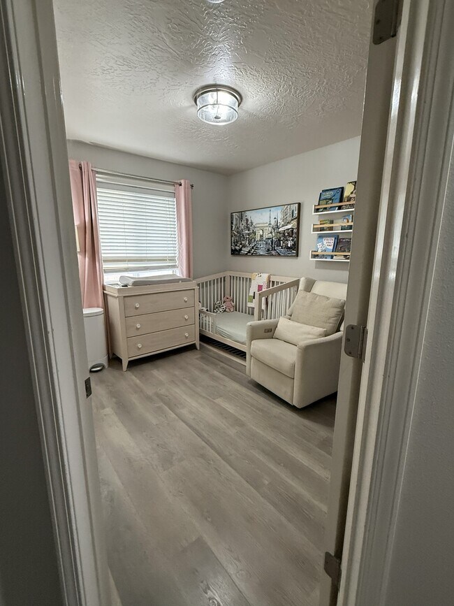 Building Photo - 443 NW Sandpiper Ave