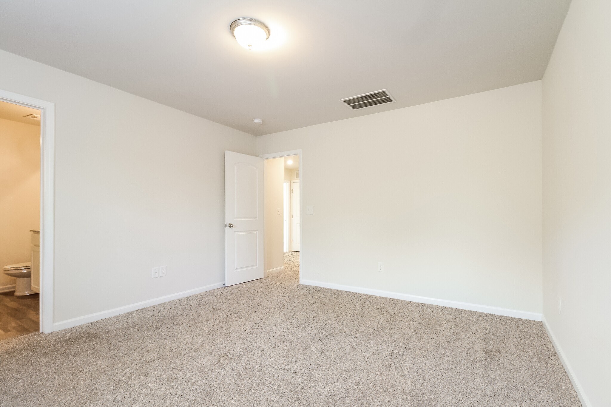 Building Photo - 157 Evvalane Dr