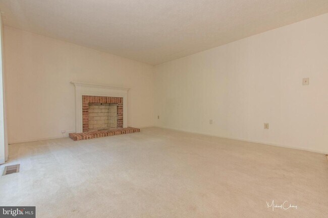Building Photo - 14114 Silent Wood Way