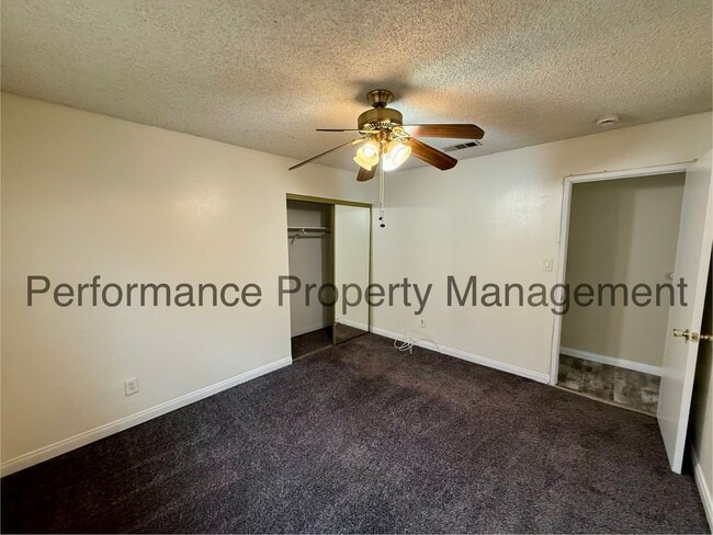 Building Photo - Beautiful 4 Bed/2 Bath SW Bakersfield Home w/ RBP & $0 Deposit Option