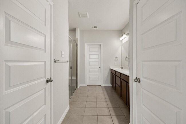 Building Photo - 1410 Crossford Trl