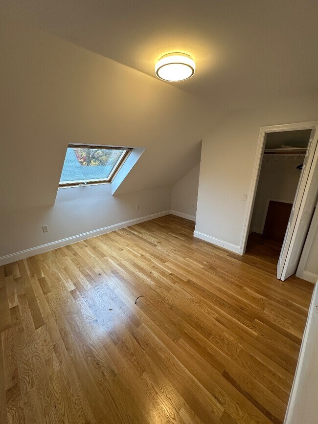 Building Photo - 151 Edinboro St