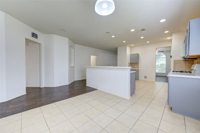 Building Photo - 14027 Coveney Dr