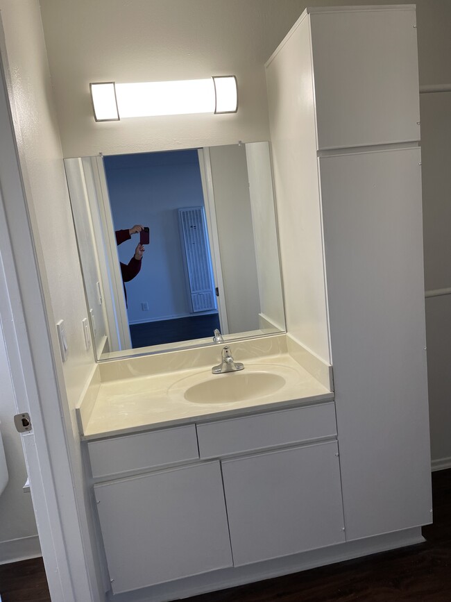 Vanity Area - 3155 Rosecrans Ave