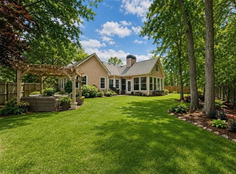 Building Photo - 463 Valleyside Dr