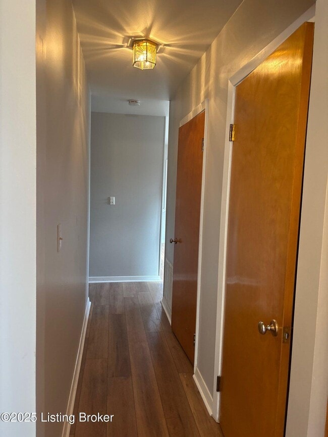 Building Photo - 1305 Abbeywood Rd