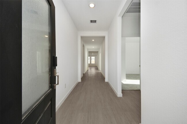 Building Photo - 26418 Virginia Wild Rye Ln