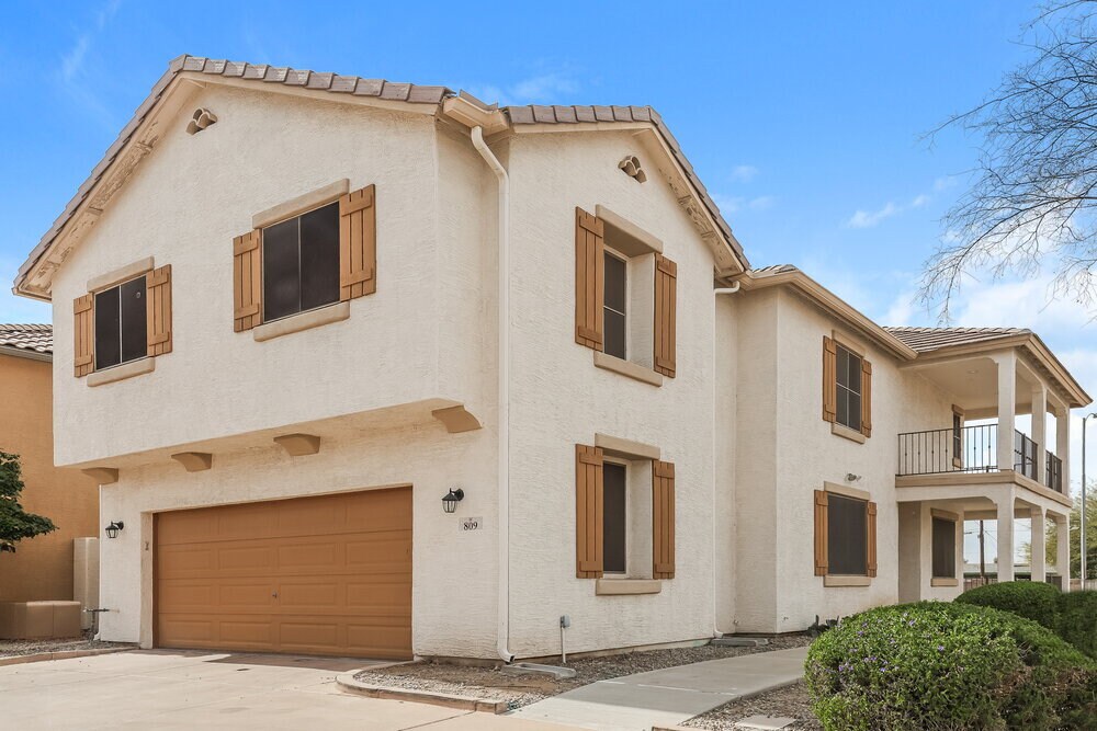 Building Photo - 809 E Agua Fria Ln