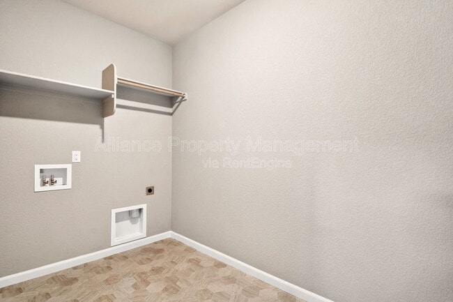 Building Photo - 10069 Thrive Ln