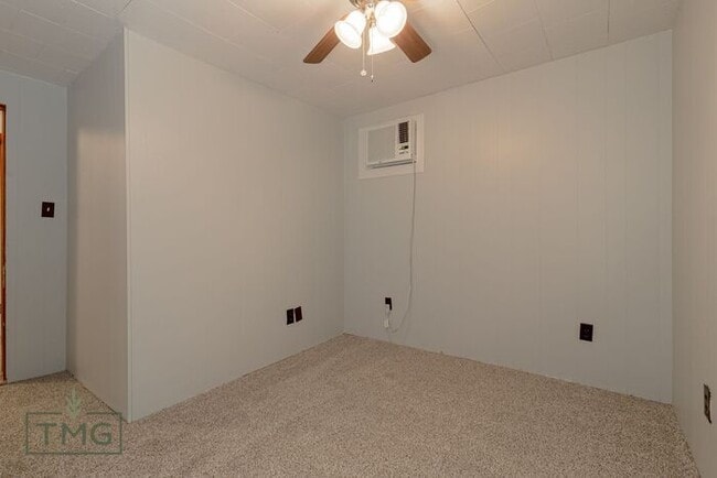 Building Photo - Spacious 2 Bed + Flex Space – Perfect Room...
