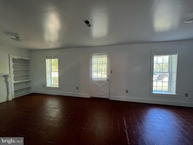 Building Photo - 7606 Woodyard Rd