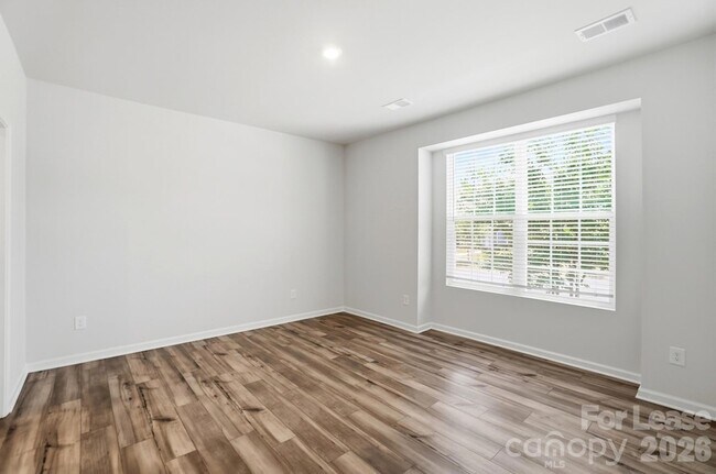 Building Photo - 15764 Country House St