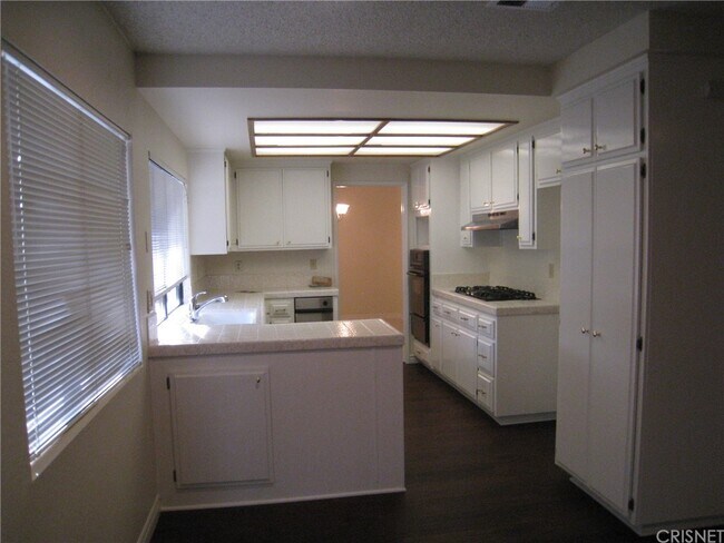 Building Photo - 3218 Tannencrest Dr