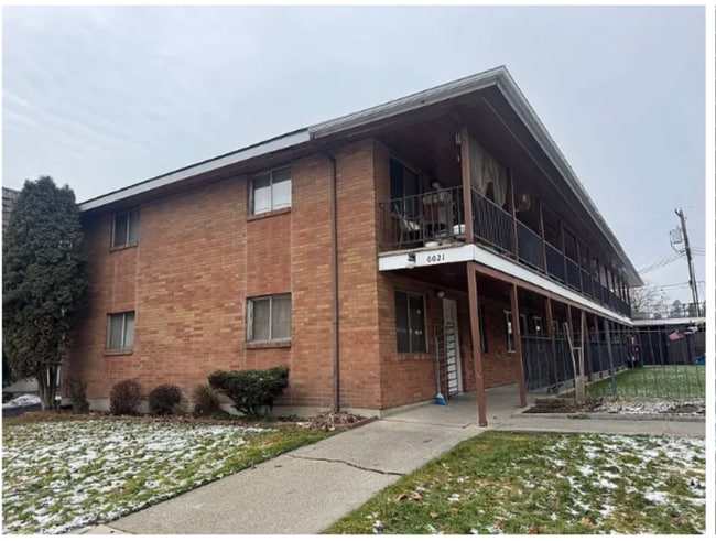 Interior Photo - 6021-6025 N Mayfair St