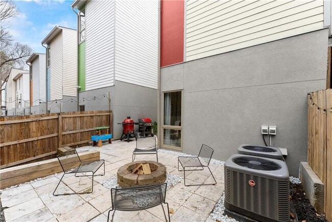 Building Photo - 1382 Stirling Cir NW
