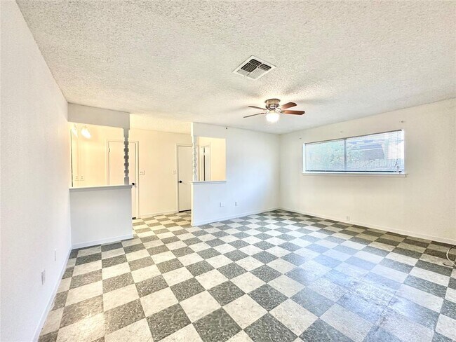 Building Photo - 6115 Briar Terrace Dr