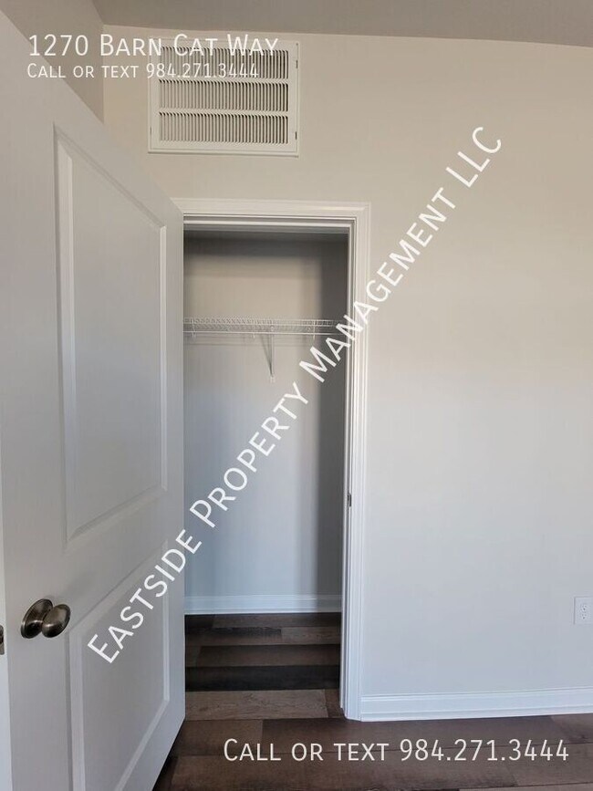 Building Photo - 1270 Barn Cat Way