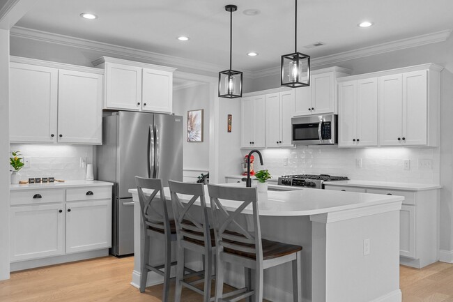 Building Photo - Exquisite 4 Bedroom/4 bath home in the Wyn...