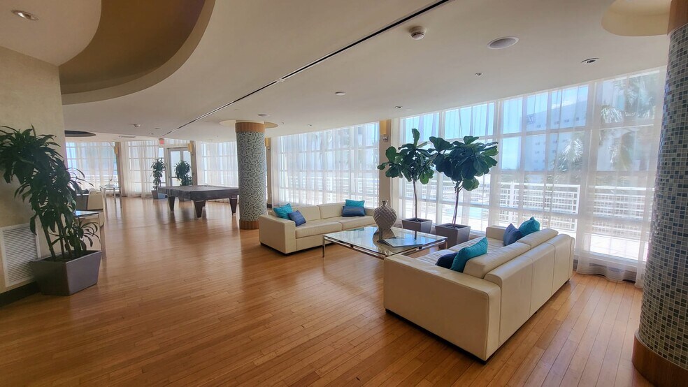 Building Photo - 253 NE 2nd St