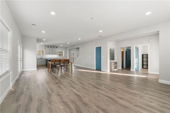 Building Photo - 450 Oliver Ridge Dr