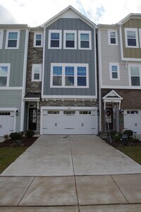 Building Photo - 2709 Hunter Woods Dr