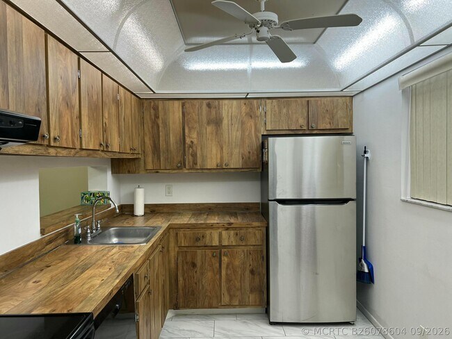 Building Photo - 5220 Las Verdes Cir